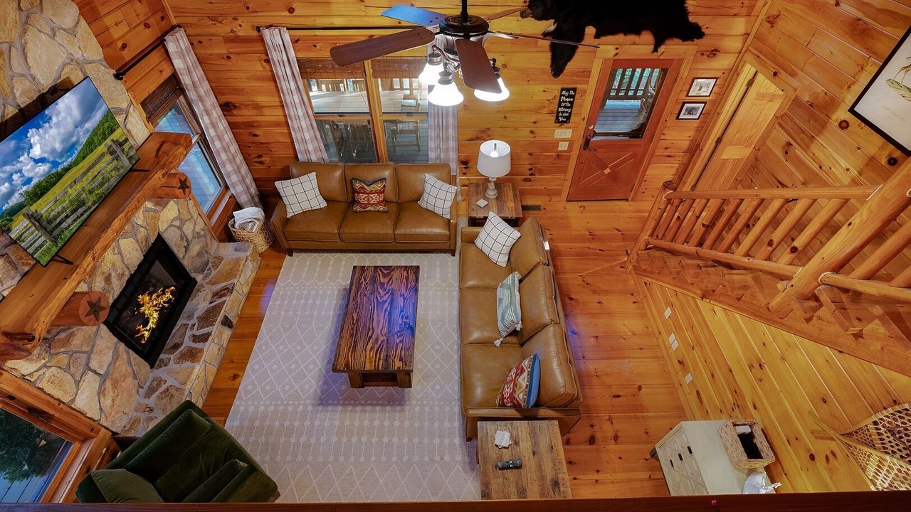 Photo of Livingroom in Cherry Log