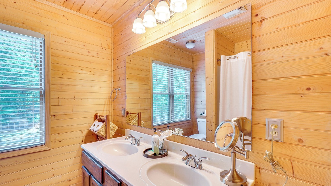 Photo of Bathroom in Muddy Pond