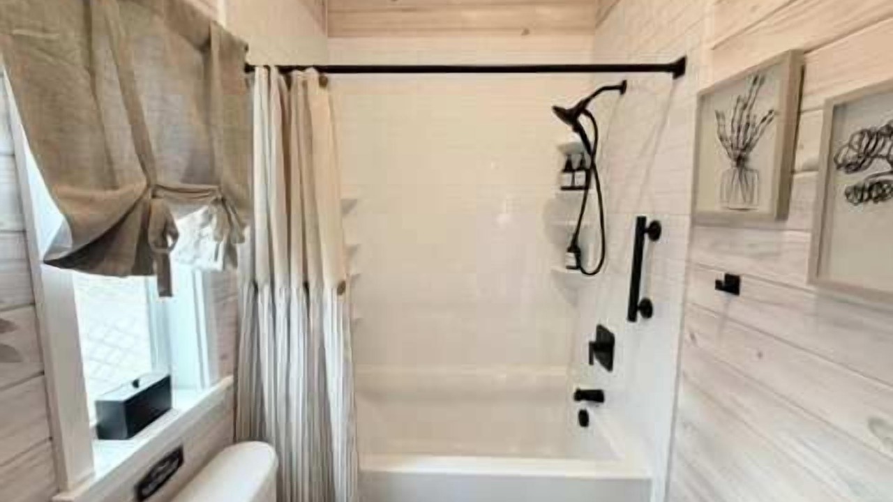 Photo of Bathroom in Upward