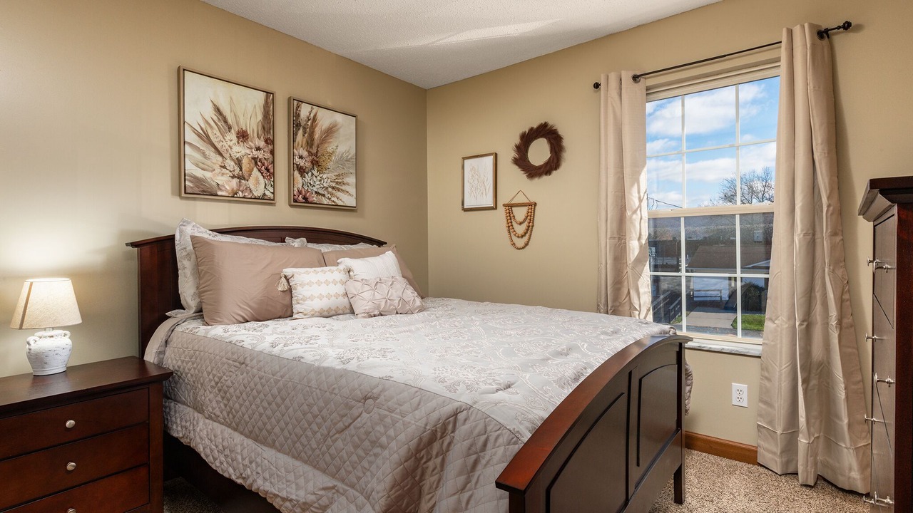 Photo of Bedroom in Kanawha City