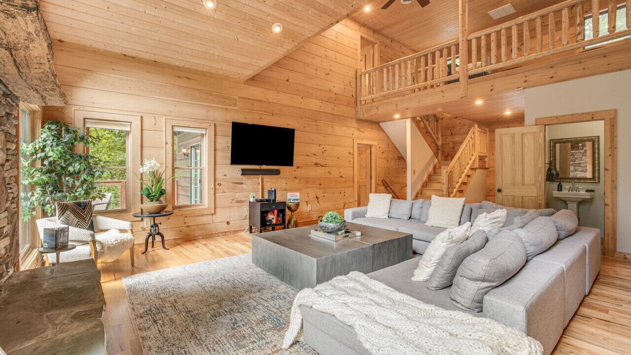 Photo of Livingroom in Avery Creek