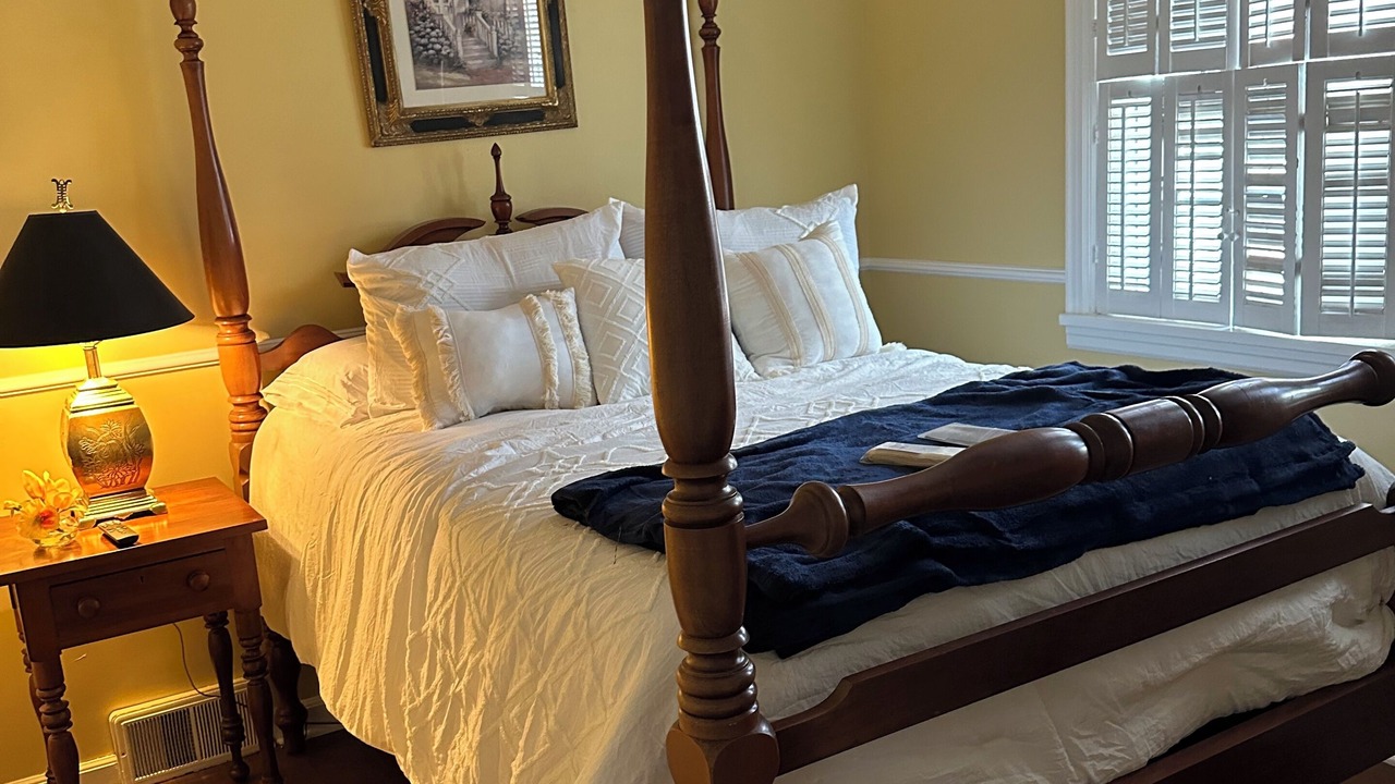 Photo of Bedroom in Bardstown