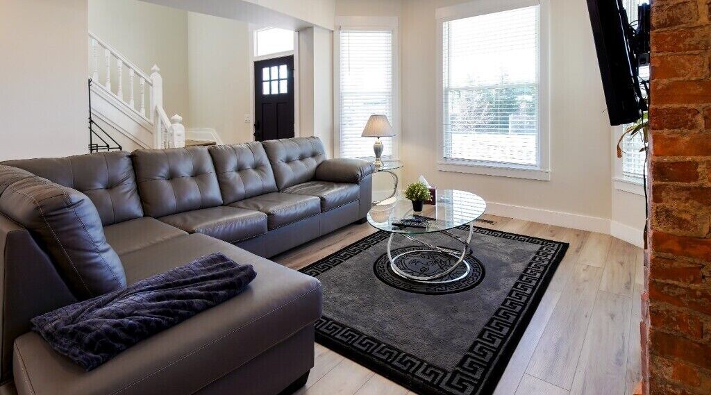 Photo of Livingroom in Near East Columbus