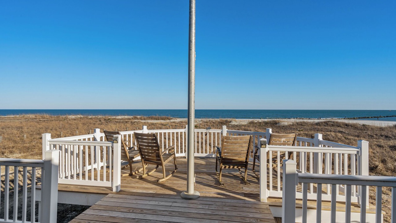 Photo of Patio Balcony in Inlet Harbour
