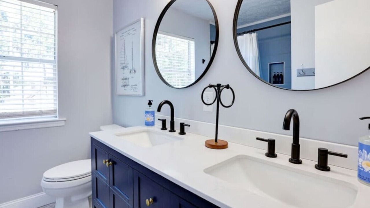 Photo of Bathroom in Whitemarsh Island