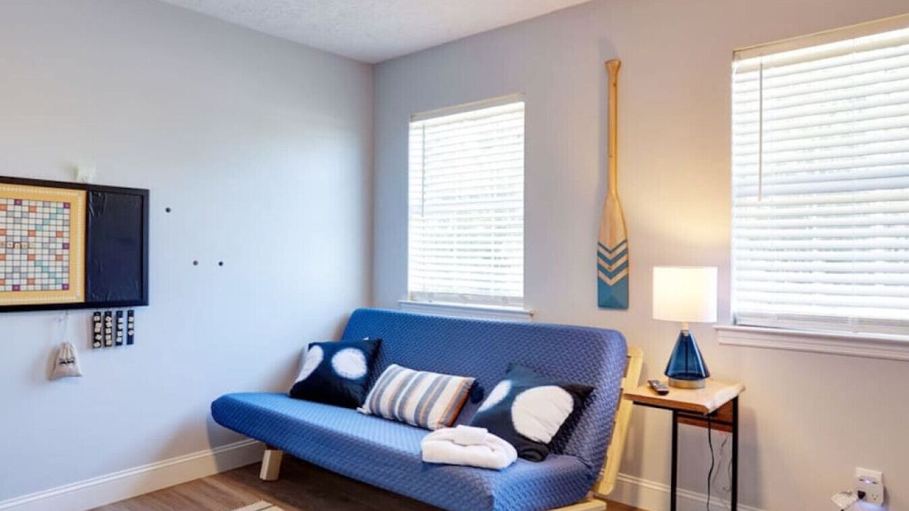 Photo of Livingroom in Whitemarsh Island