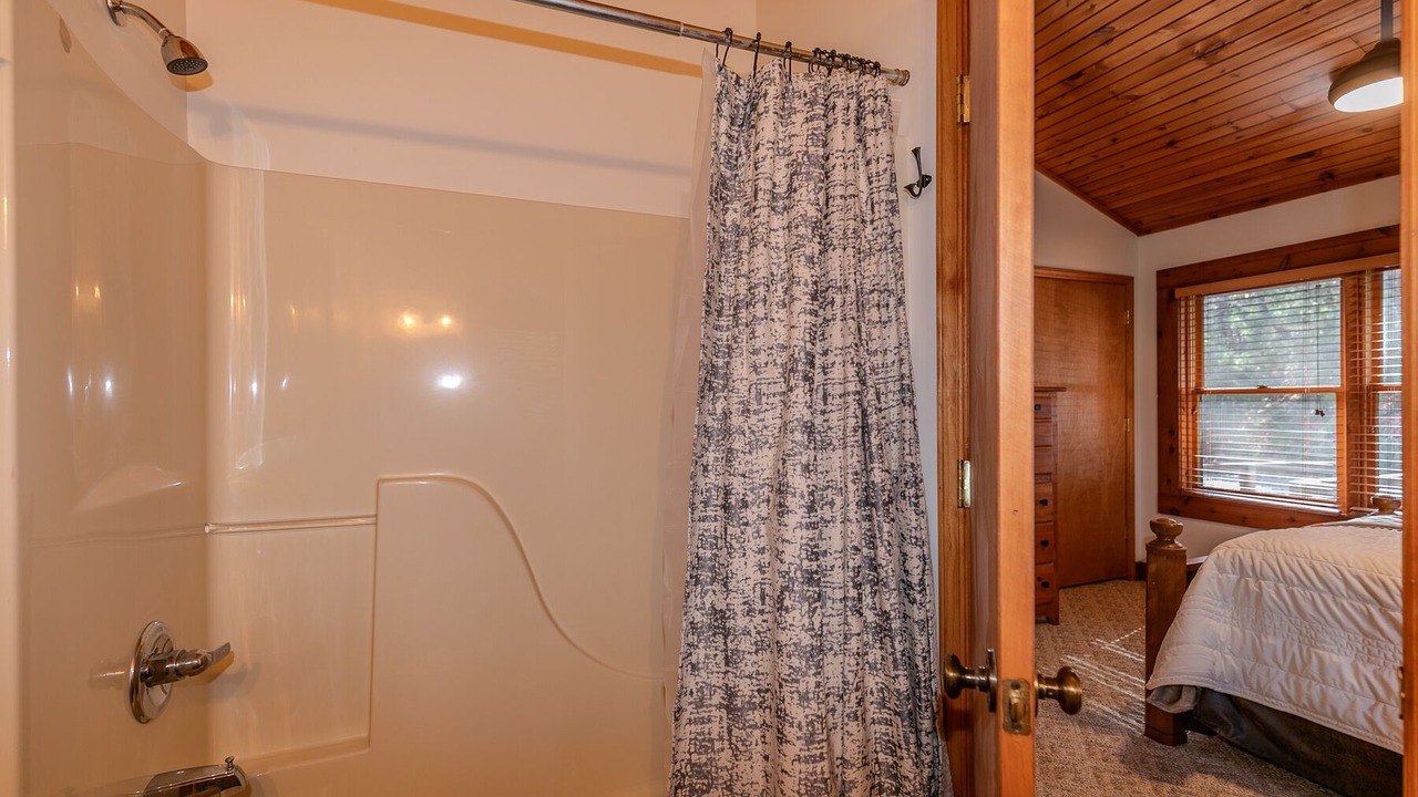 Photo of Bedroom in Deep Gap