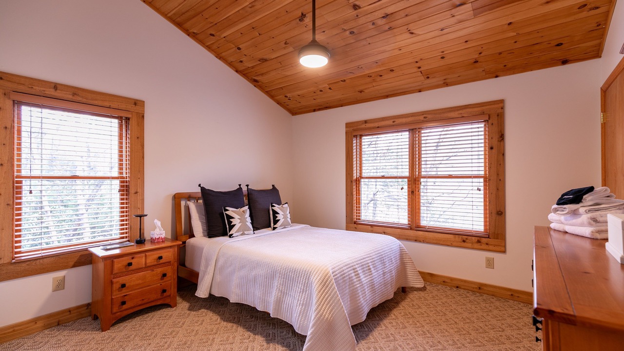 Photo of Bedroom in Deep Gap
