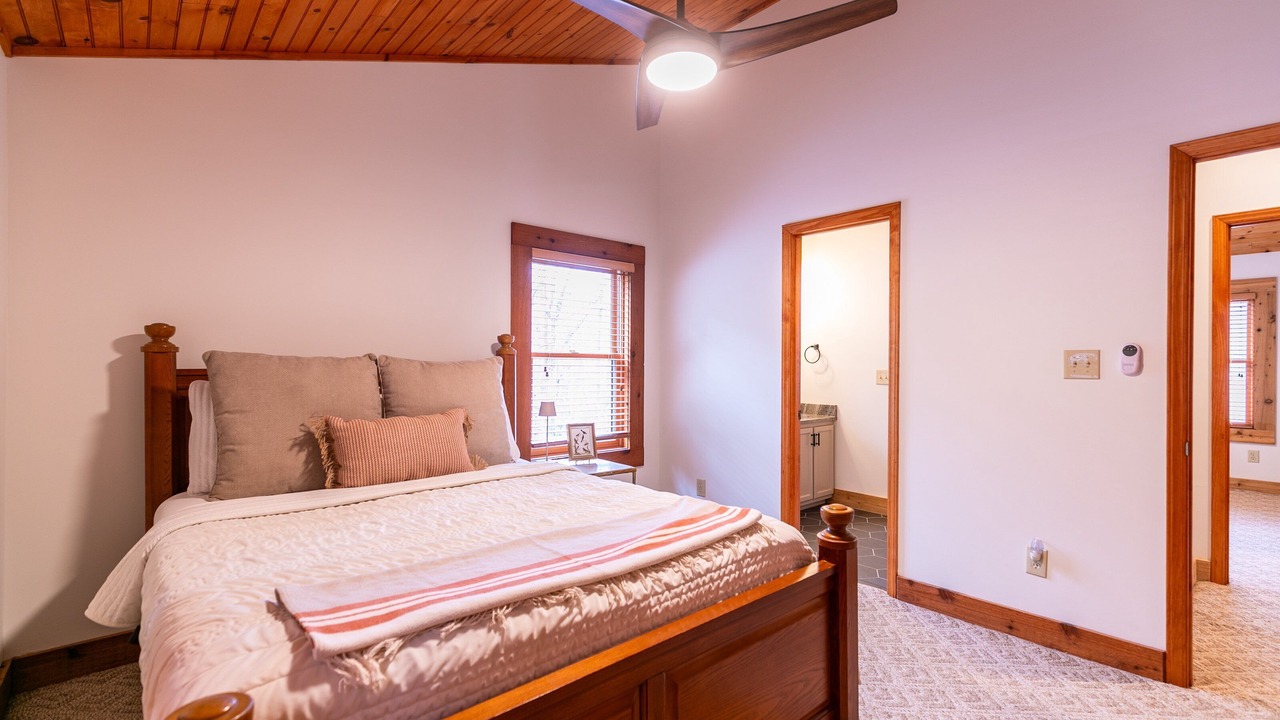 Photo of Bedroom in Deep Gap