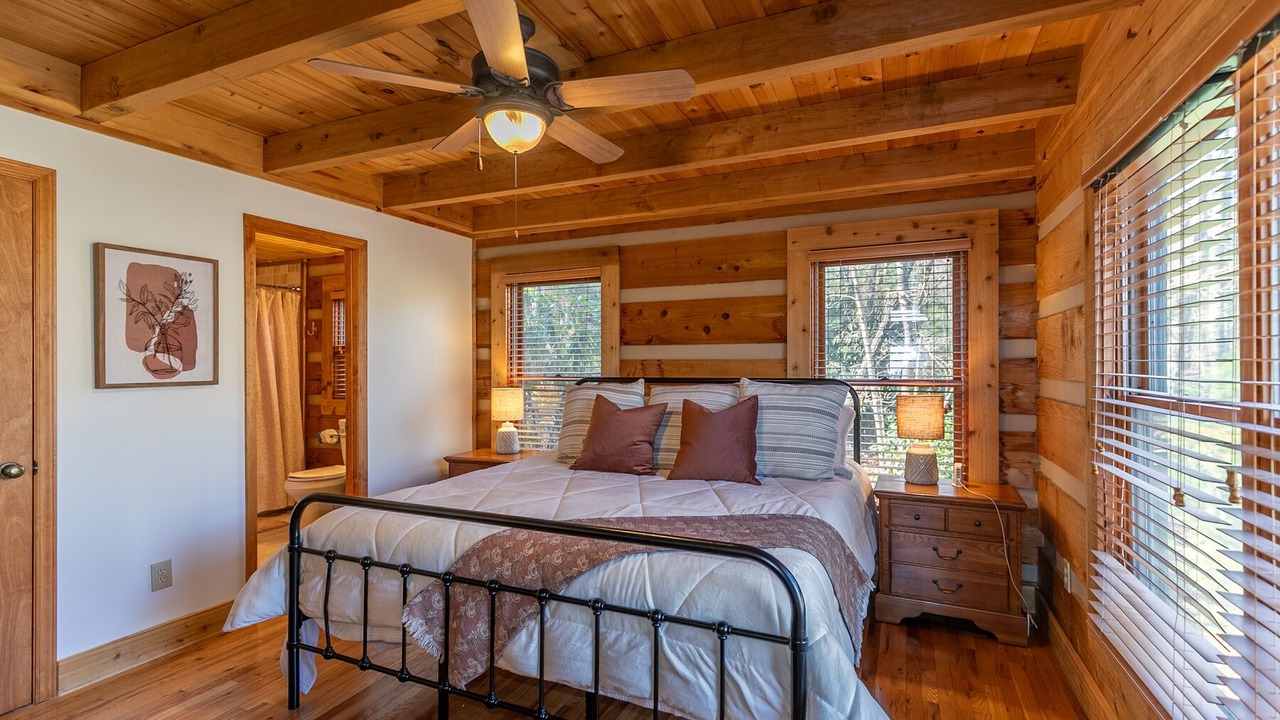 Photo of Bedroom in Deep Gap