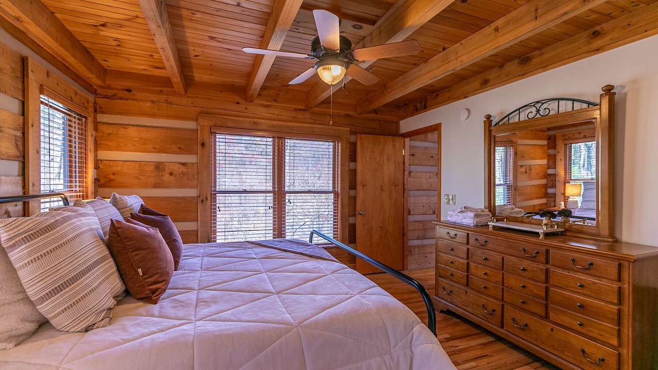 Photo of Bedroom in Deep Gap
