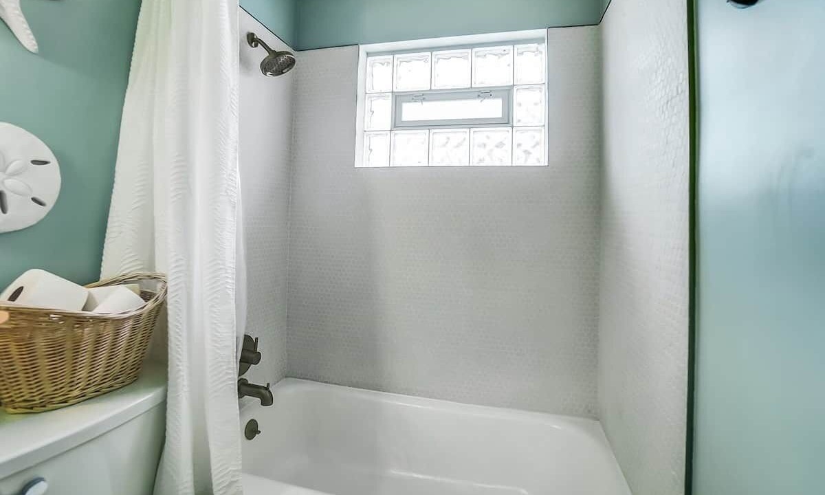 Photo of Bathroom in Roselawn Finance
