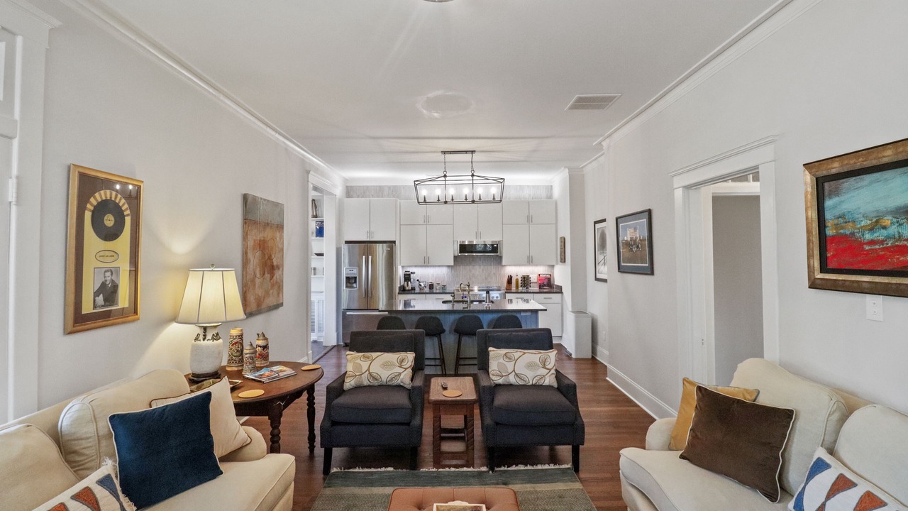 Photo of Livingroom in Central Gardens