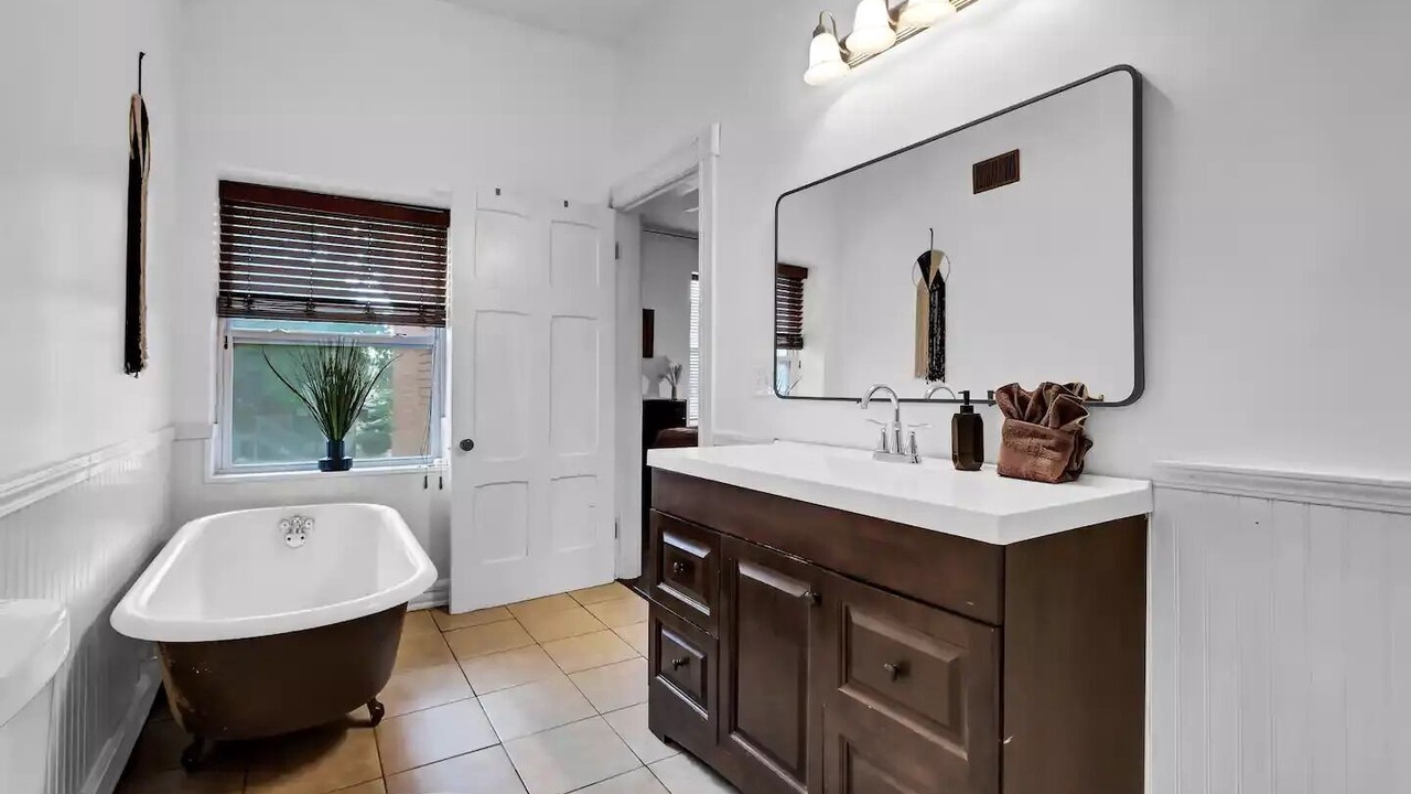Photo of Bathroom in Shelby Park