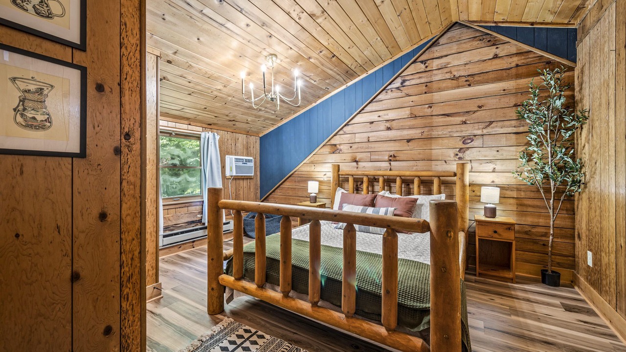 Photo of Bedroom in Sheepback Mountain Estates