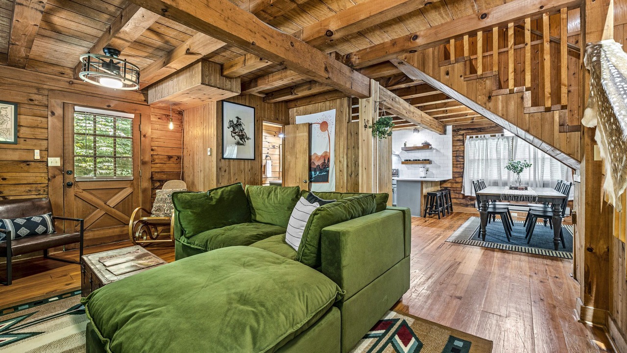 Photo of Livingroom in Sheepback Mountain Estates