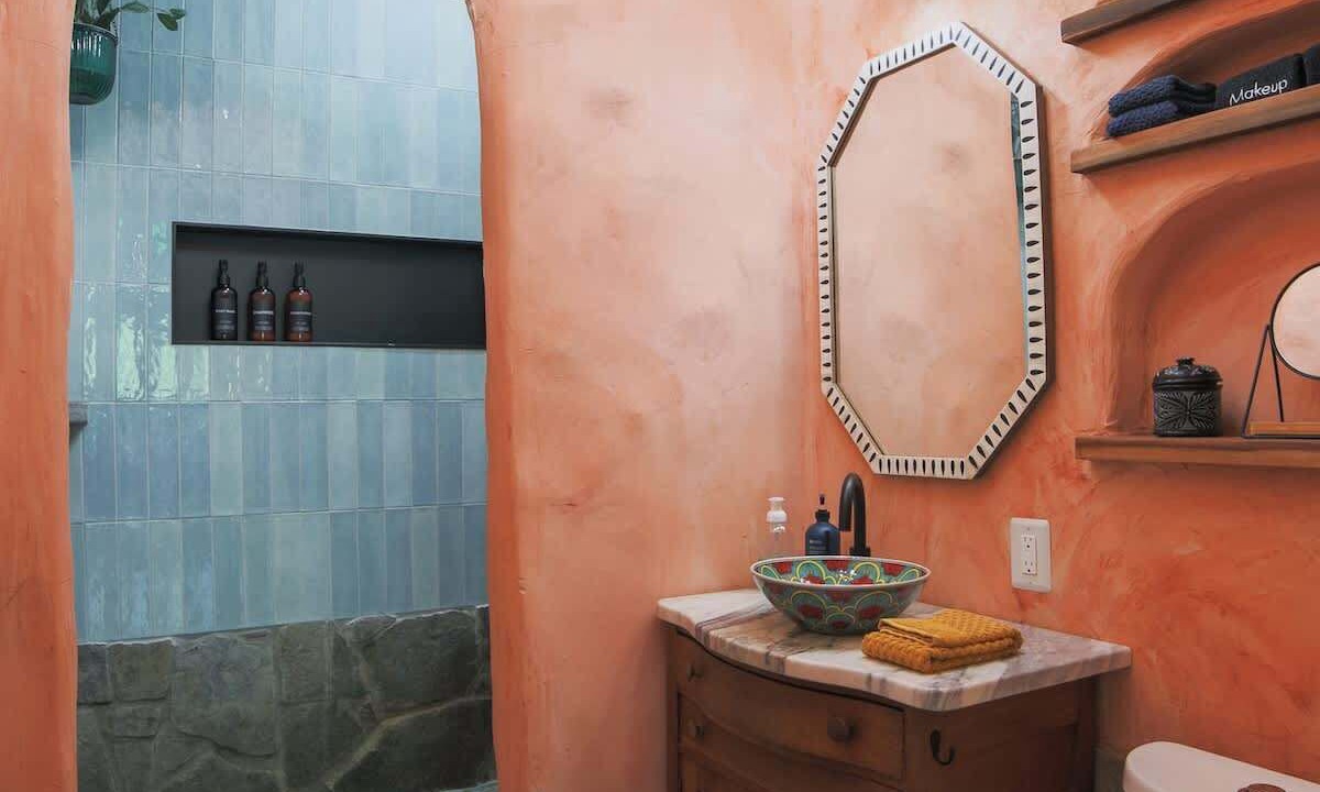 Photo of Bathroom in Lupton City
