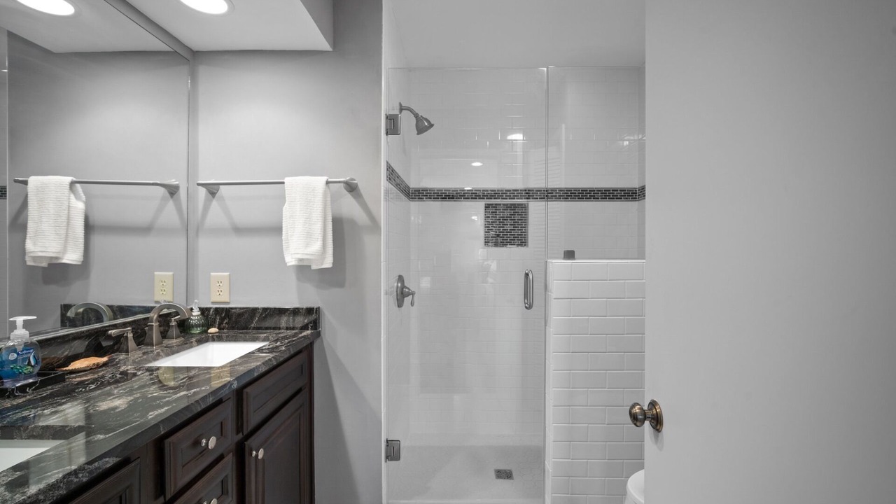 Photo of Bathroom in Beachwalk