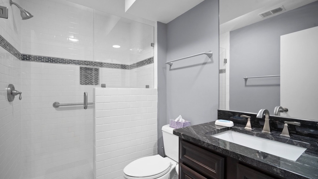 Photo of Bathroom in Beachwalk