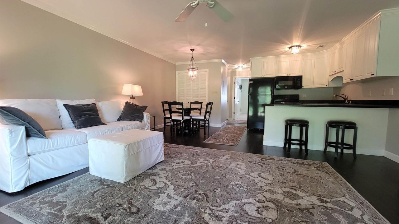 Photo of Livingroom in Surfside Beach
