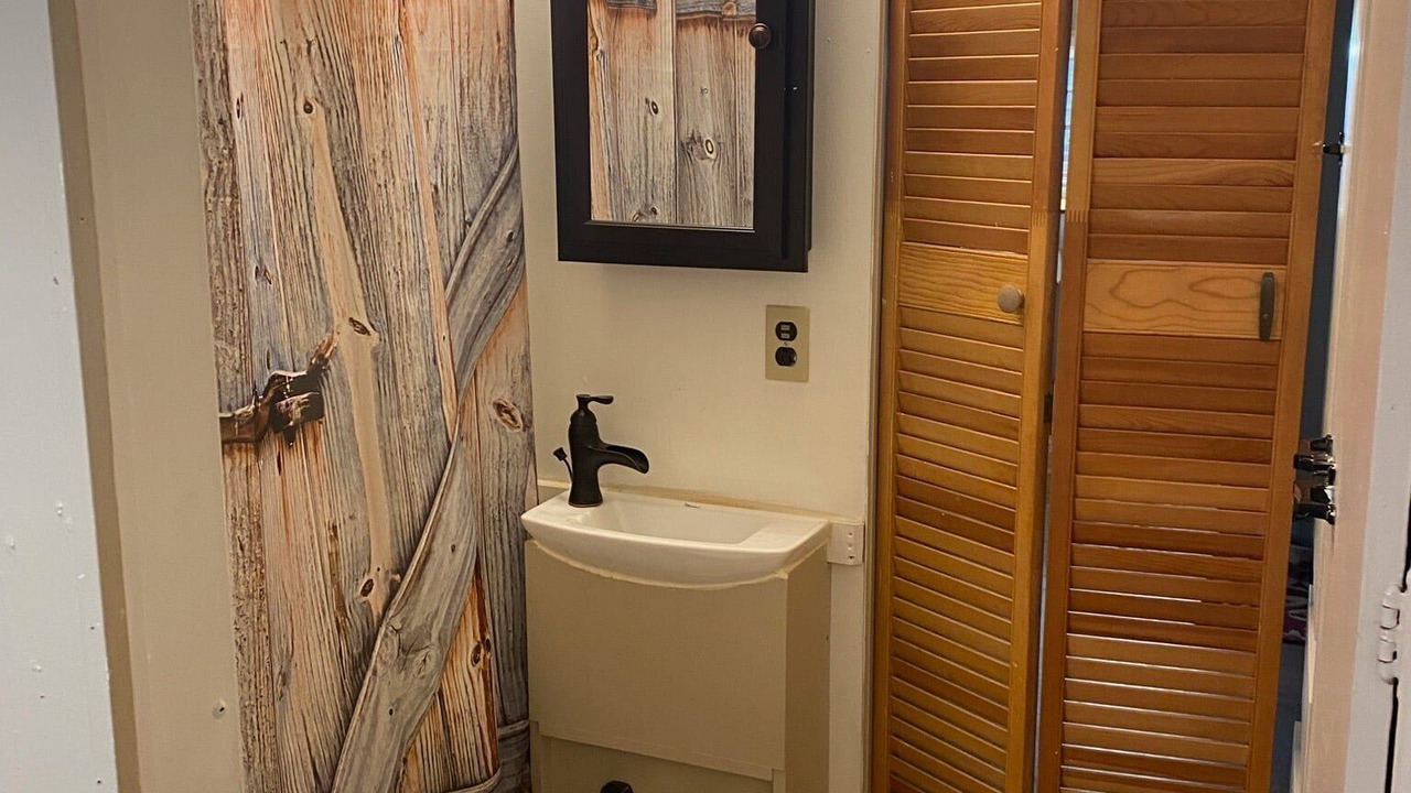 Photo of Bathroom in Newland
