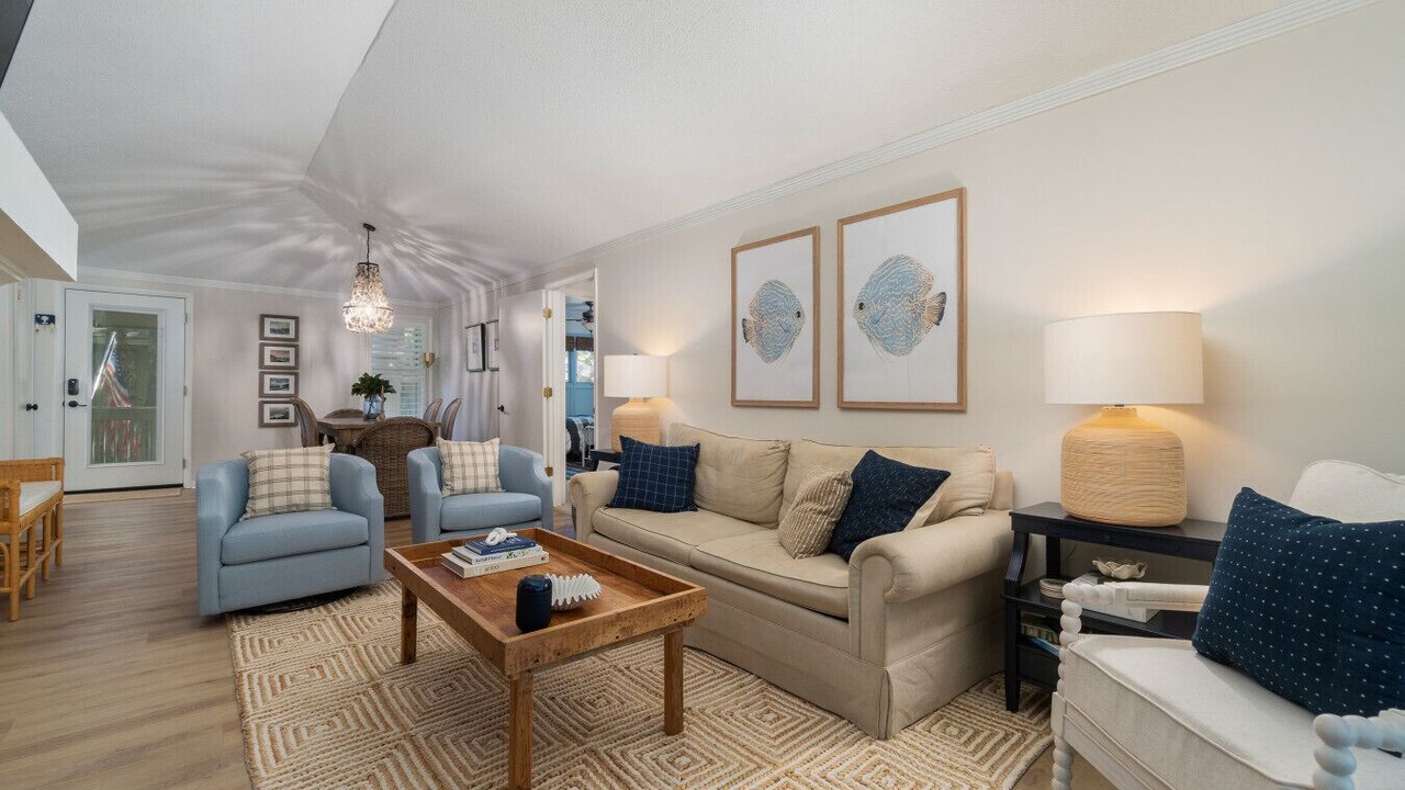Photo of Livingroom in Seabrook Island