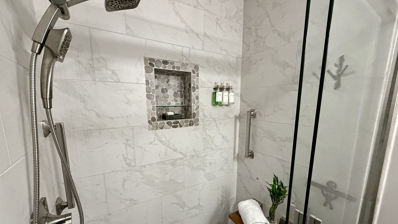 Photo of Bathroom in Seven Devils