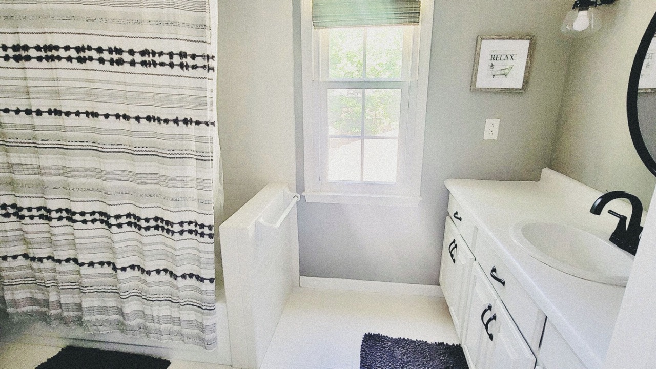 Photo of Bathroom in Gumlog
