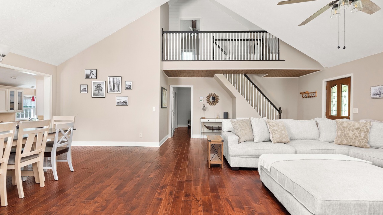 Photo of Livingroom in Greenbrier