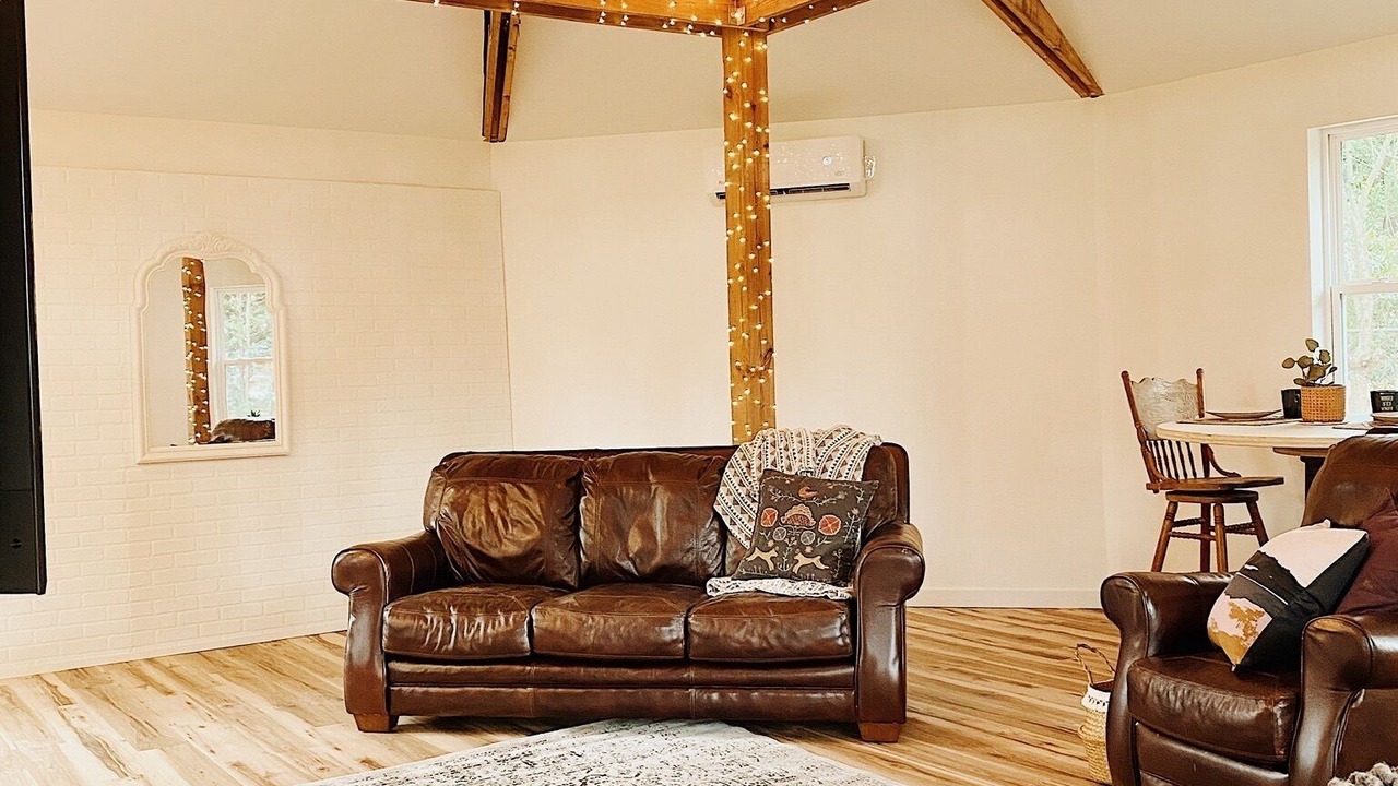 Photo of Livingroom in Travelers Rest