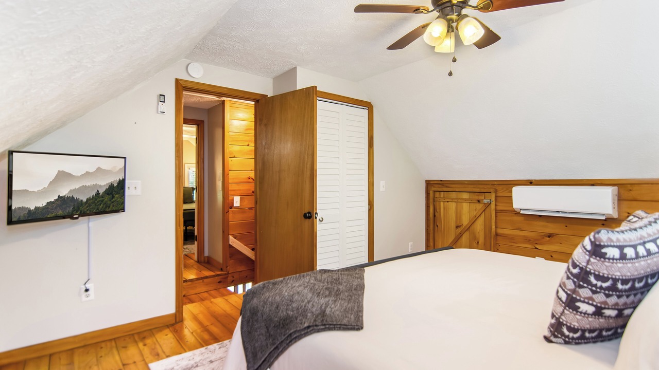 Photo of Bedroom in Ellijay