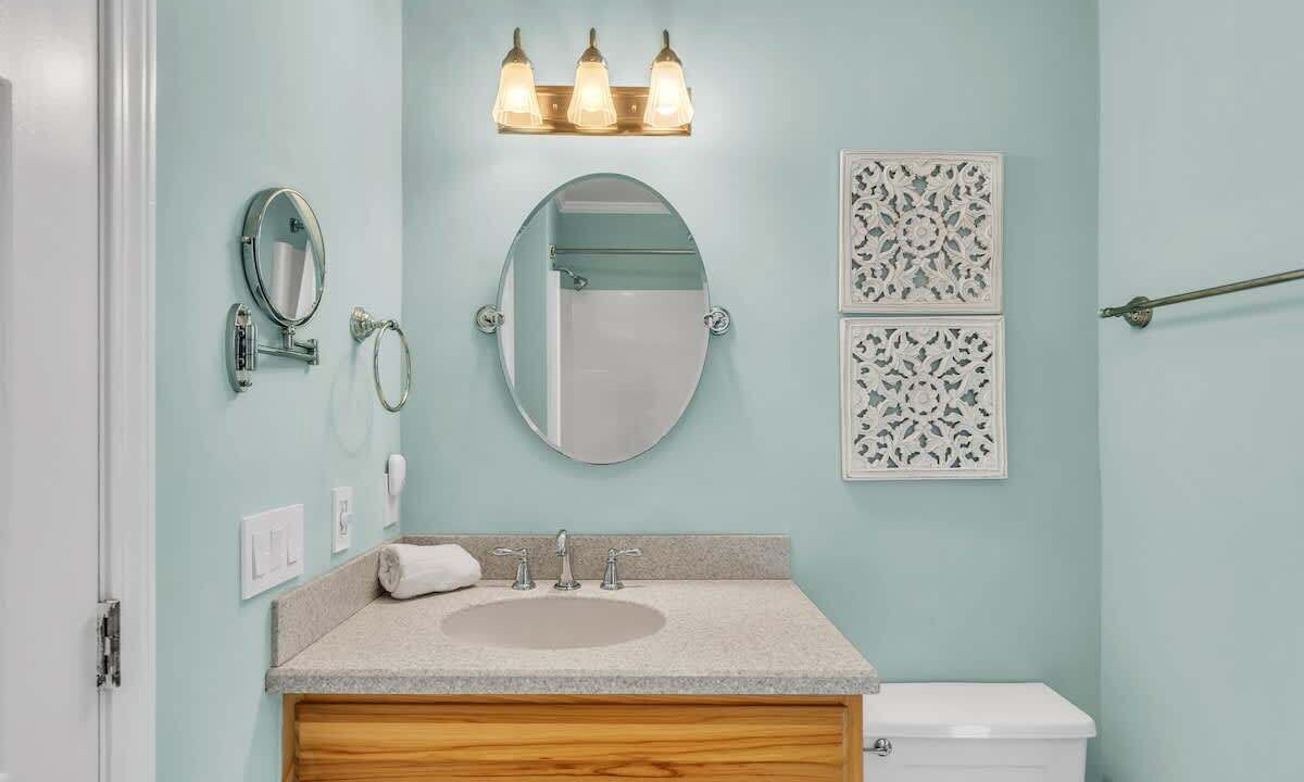 Photo of Bathroom in The Cottages