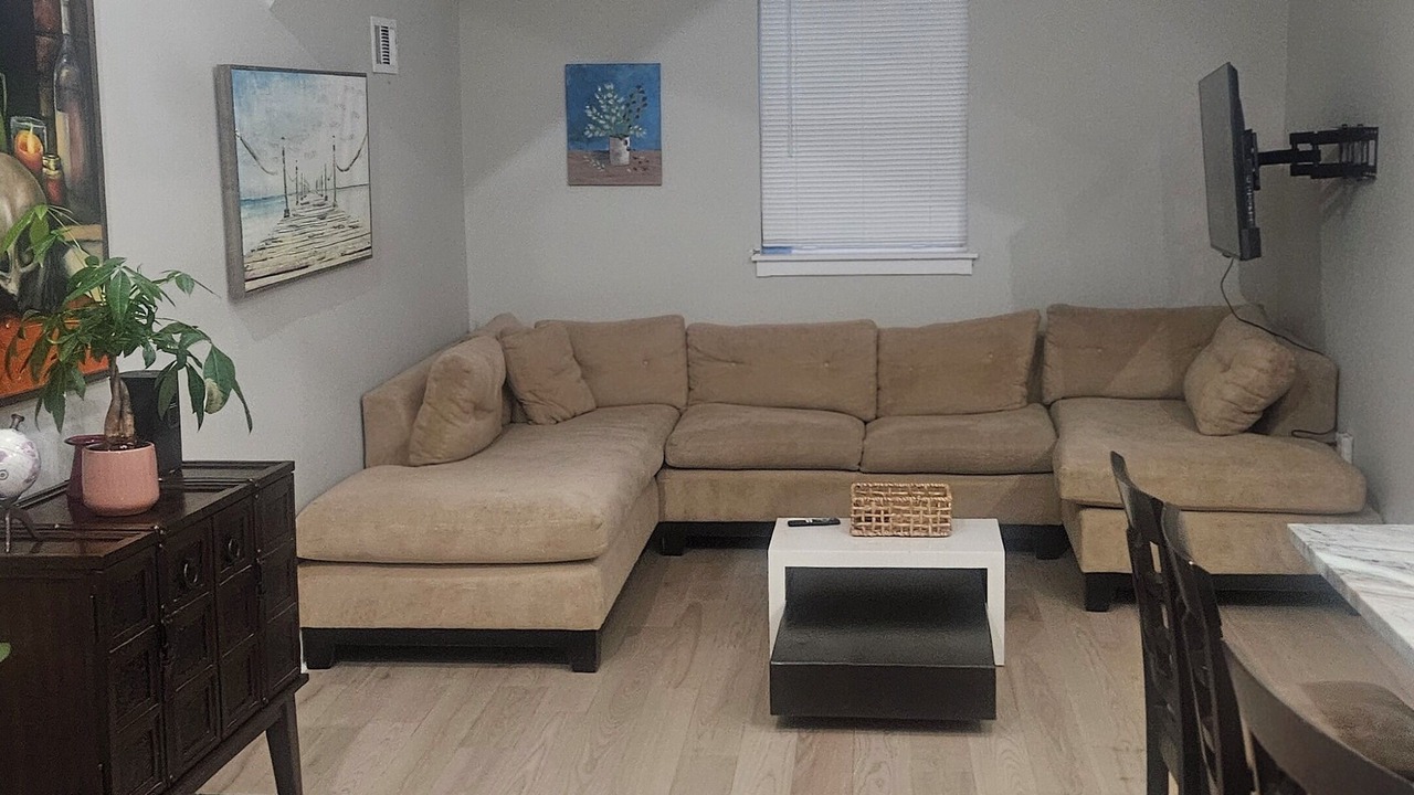 Photo of Livingroom in Near East Columbus
