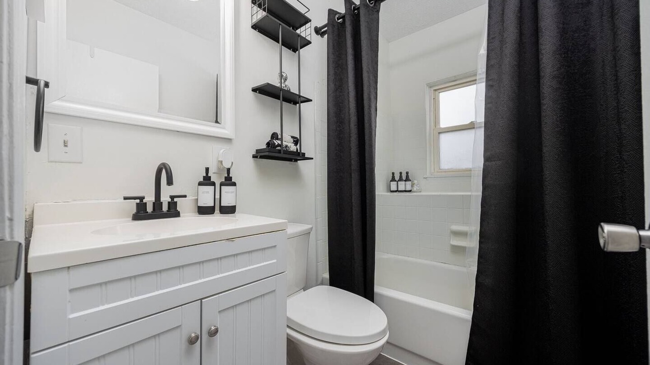Photo of Bathroom in Near East Columbus