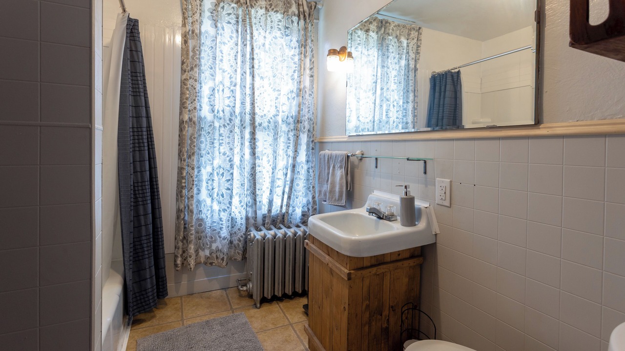 Photo of Bathroom in Bellepoint