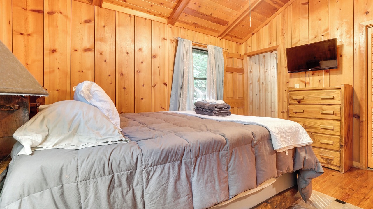 Photo of Bedroom in Cleveland