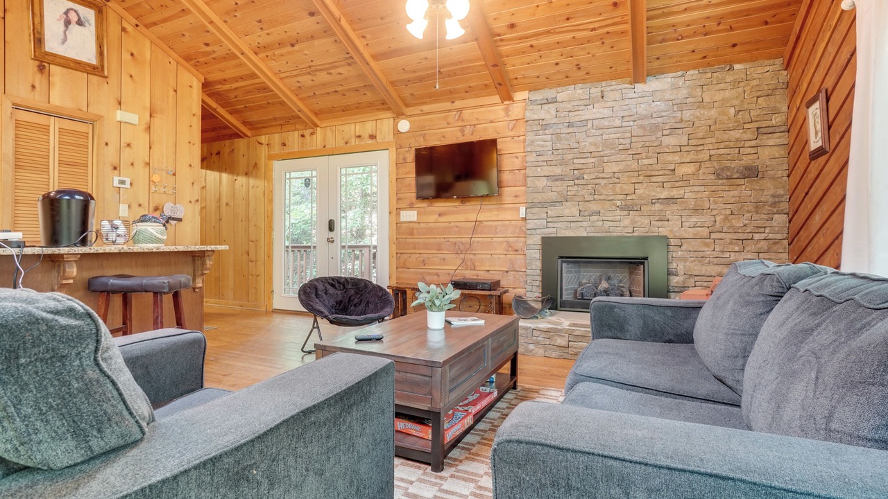Photo of Livingroom in Cleveland