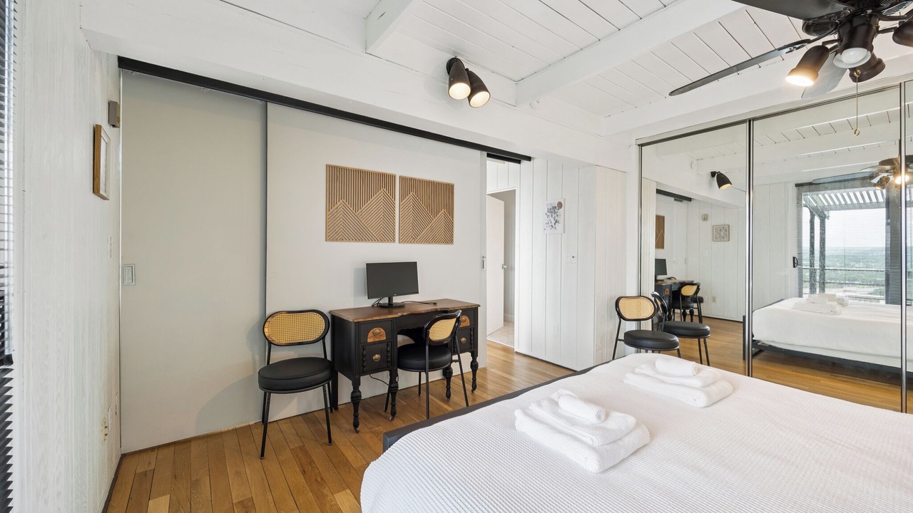 Photo of Bedroom in Mount Adams