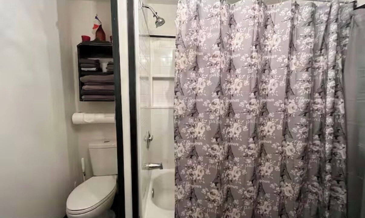 Photo of Bathroom in Bellepoint