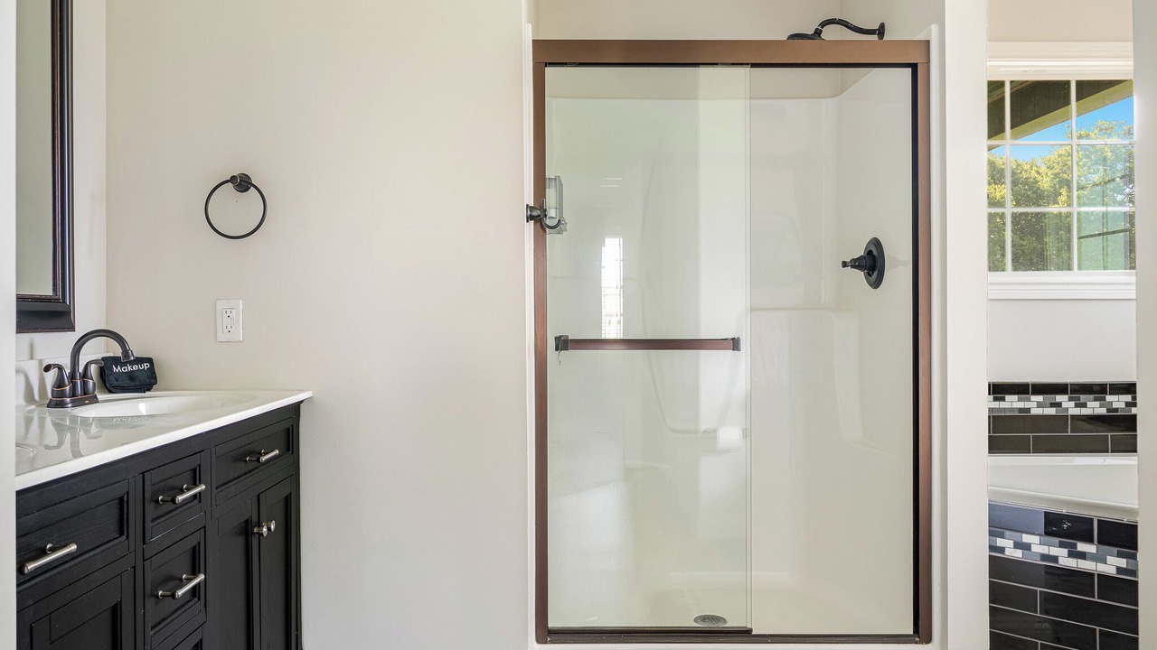Photo of Bathroom in Bardstown