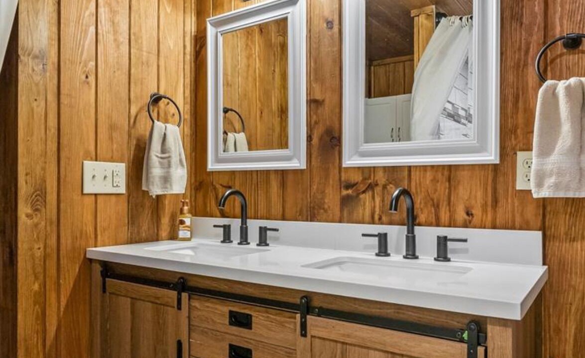 Photo of Bathroom in Newland