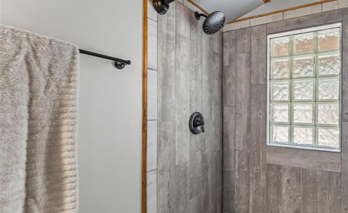 Photo of Bathroom in Newland