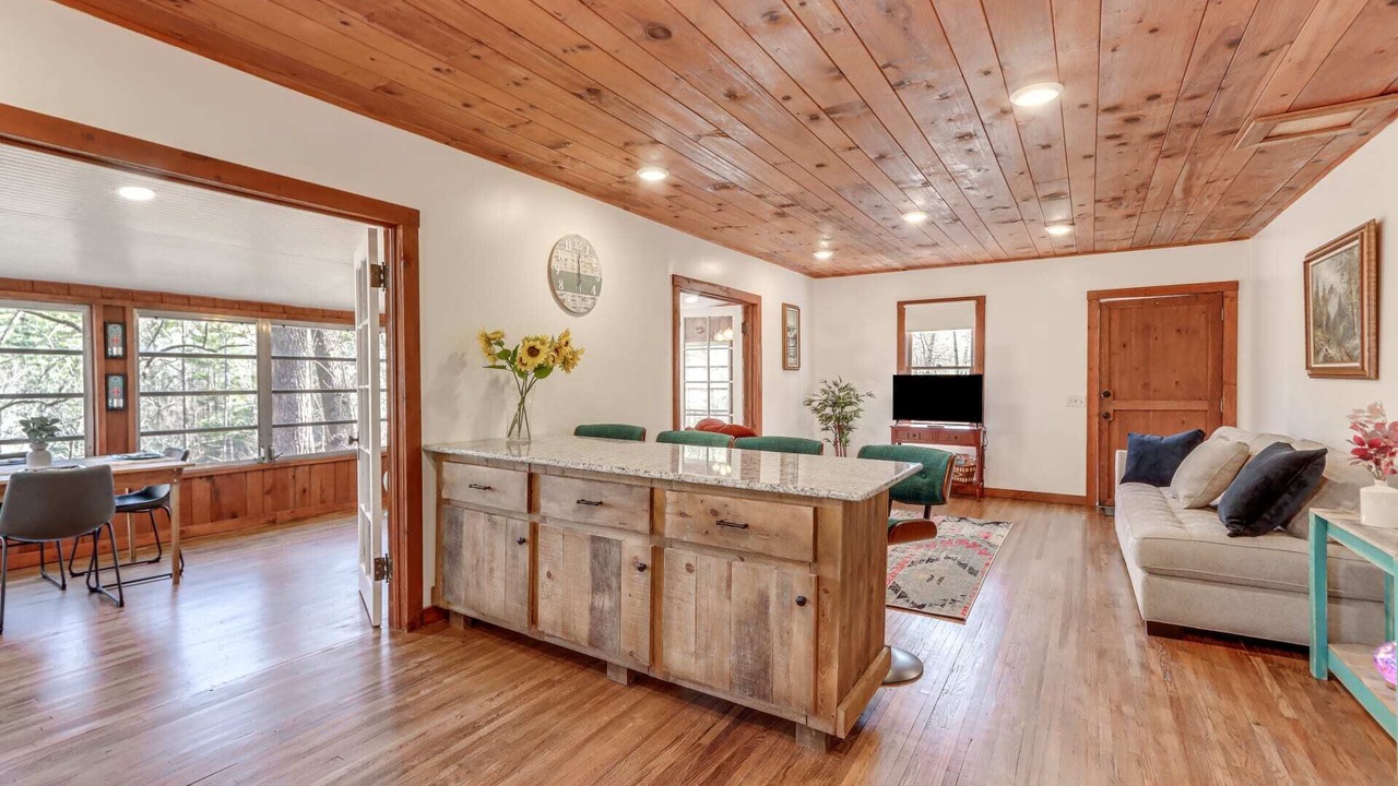 Photo of Livingroom in Raccoon Ridge