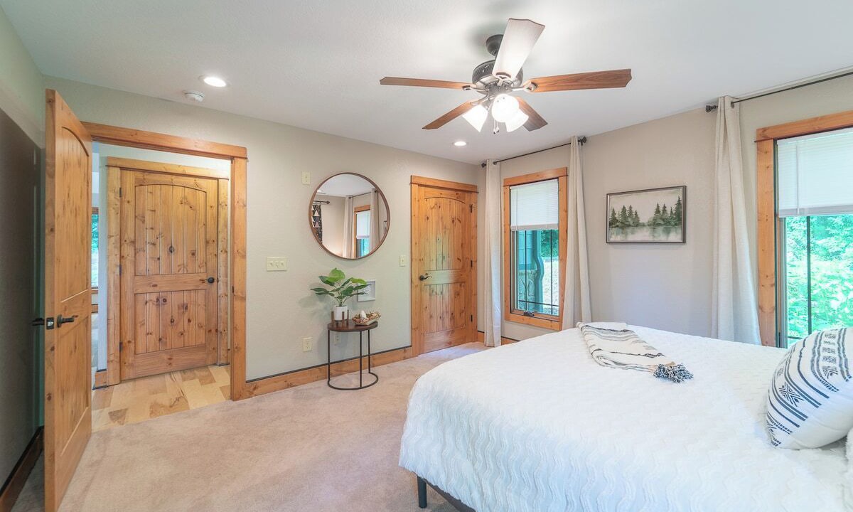 Photo of Bedroom in Marble