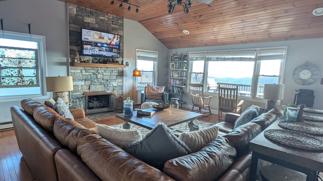 Photo of Livingroom in Blowing Rock