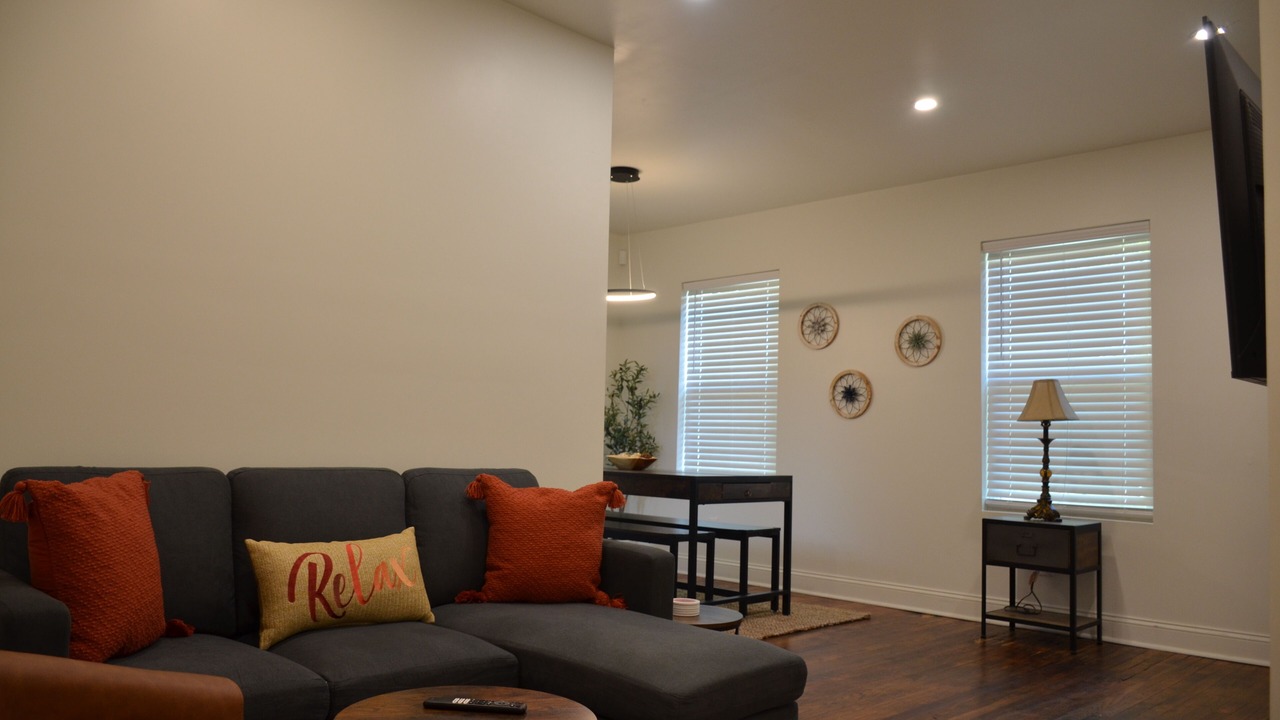 Photo of Livingroom in East Memphis