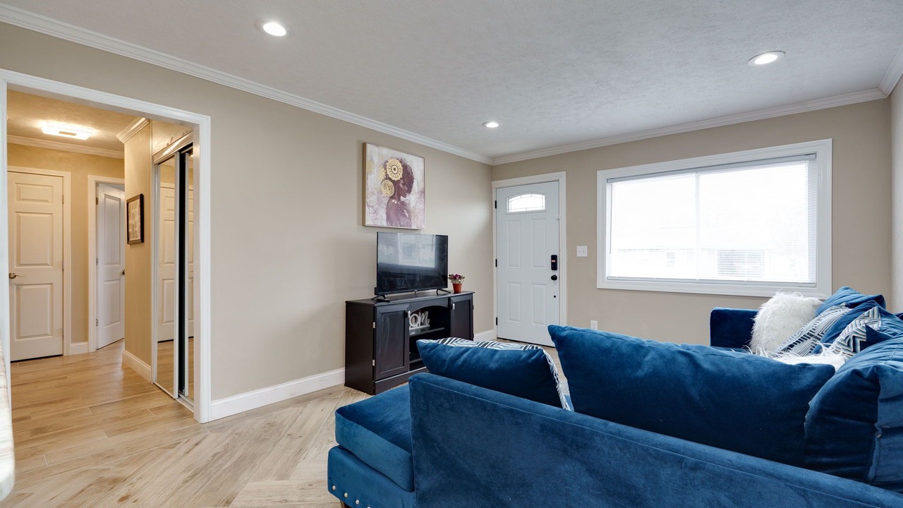 Photo of Livingroom in Trotwood