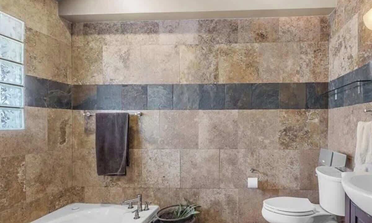 Photo of Bathroom in Harwood Lane