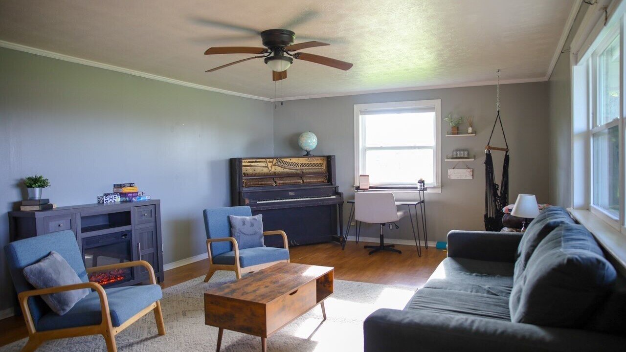 Photo of Livingroom in Jamestown