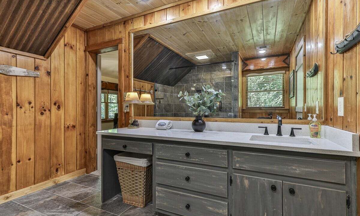 Photo of Bathroom in Ellijay
